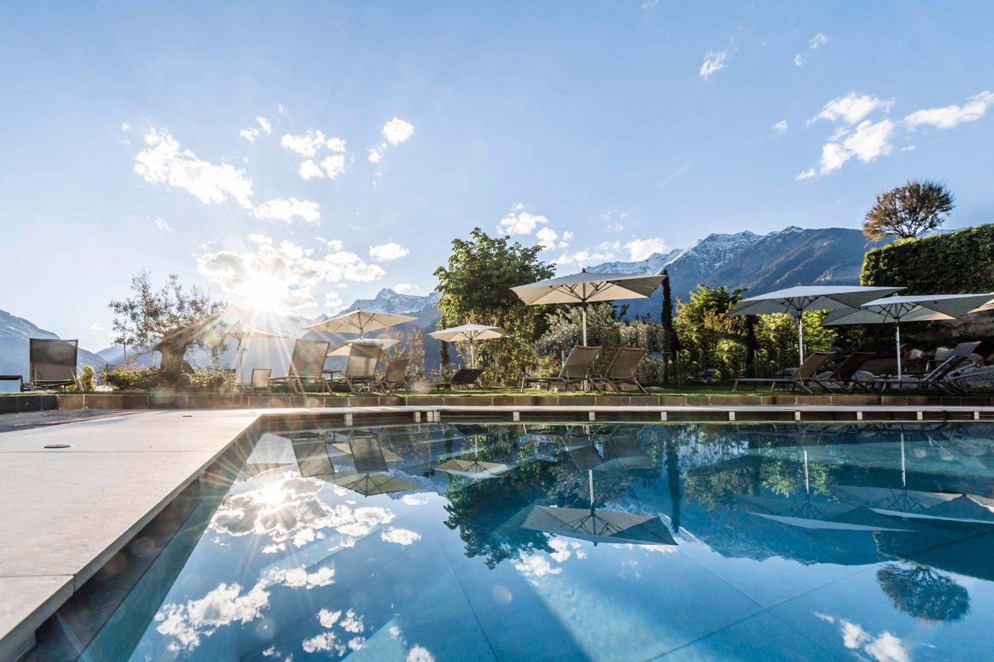 Schenna Resort Exterior photo